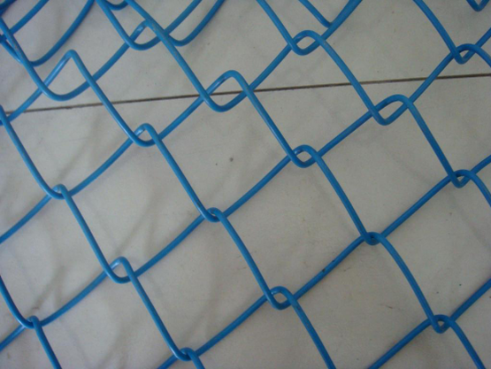  The common two types of chain link fence