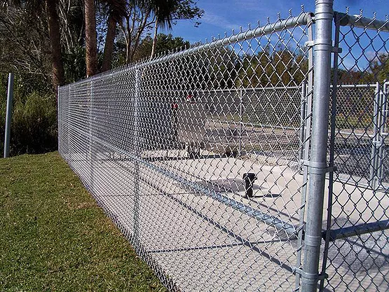  Chain link fence used in farms with galvanized or PVC coated