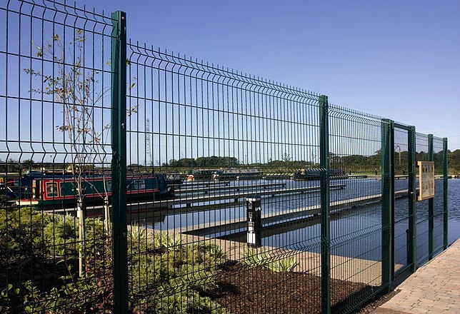 installation of welded mesh fence