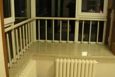 Glass balcony fence installation precautions