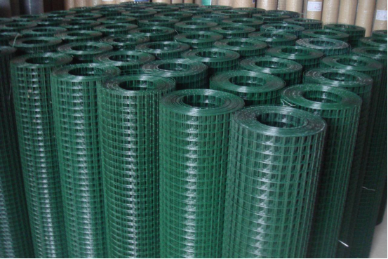 What are the benefits of welded mesh fencing?