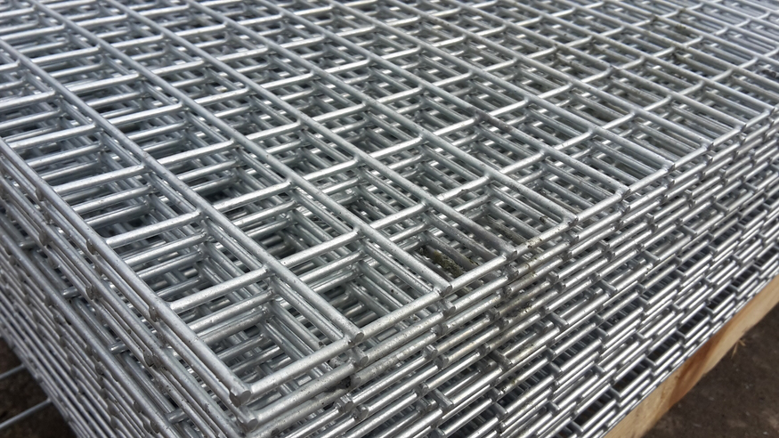 Advantages of welded mesh fence panels