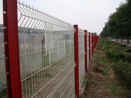 What are the advantages of welded mesh fence panels?