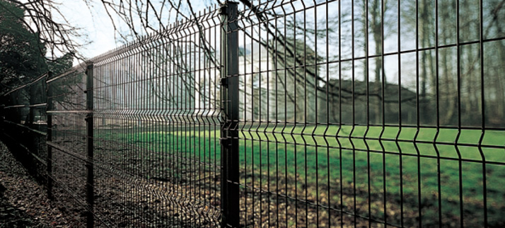 The use of welded mesh fence panels