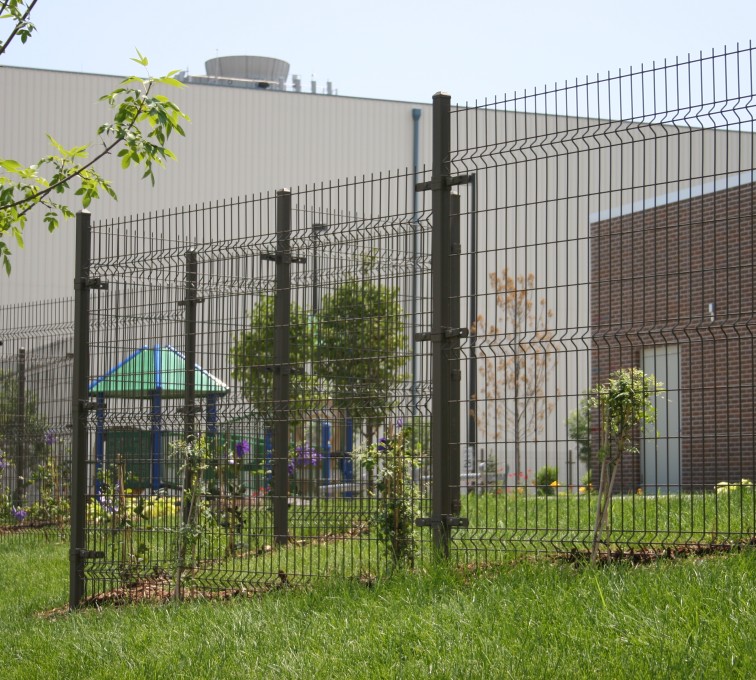 welded mesh fence suppliers