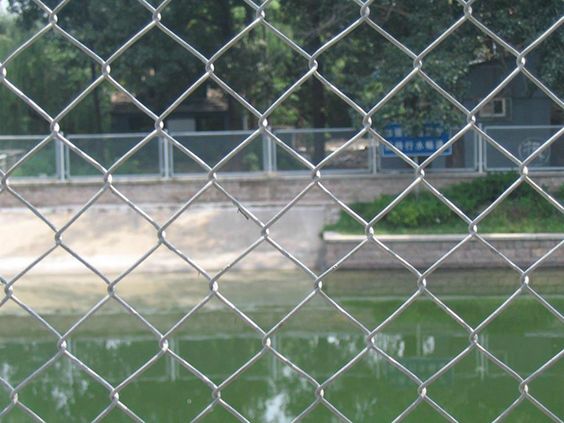 Chain link fence post