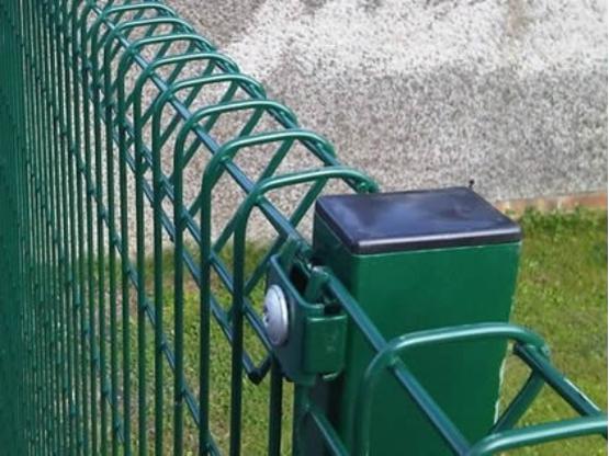  Roll Top Fencing - Rolled Beam Section at Top and Bottom Edge