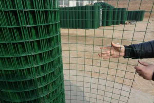 Matters needing attention in the installation and construction of winter fence nets