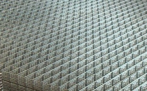 There are many standard requirements in the production of welded wire mesh fence