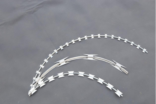 Hot-dip galvanized blade barbed wire price