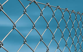 What is the impact on the construction of road mesh fence?