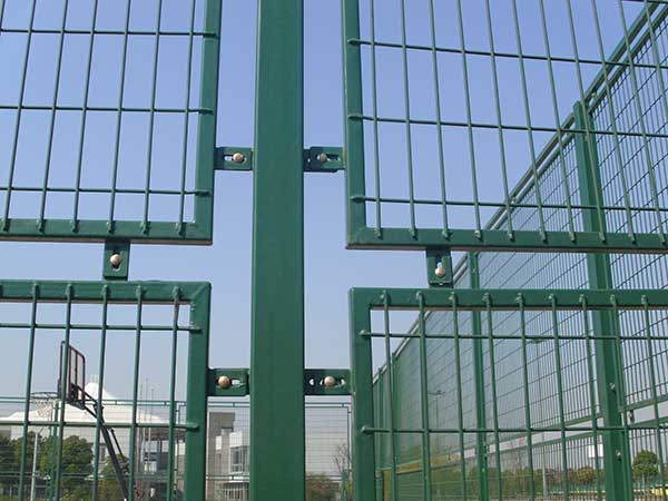 Modern wire fence production