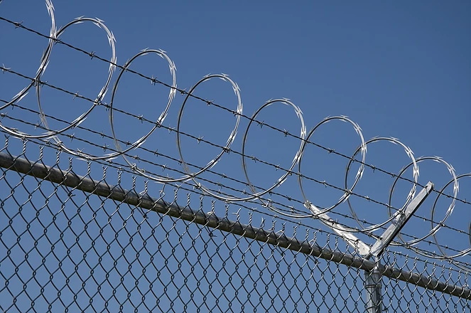 Why does the stainless steel fence also rust