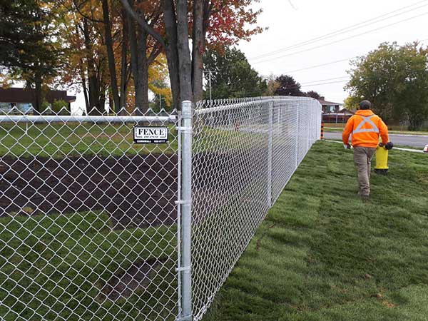 The drawing of the chain link fence system