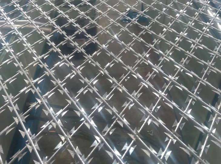 Razor Barbed Wire Mesh Panel