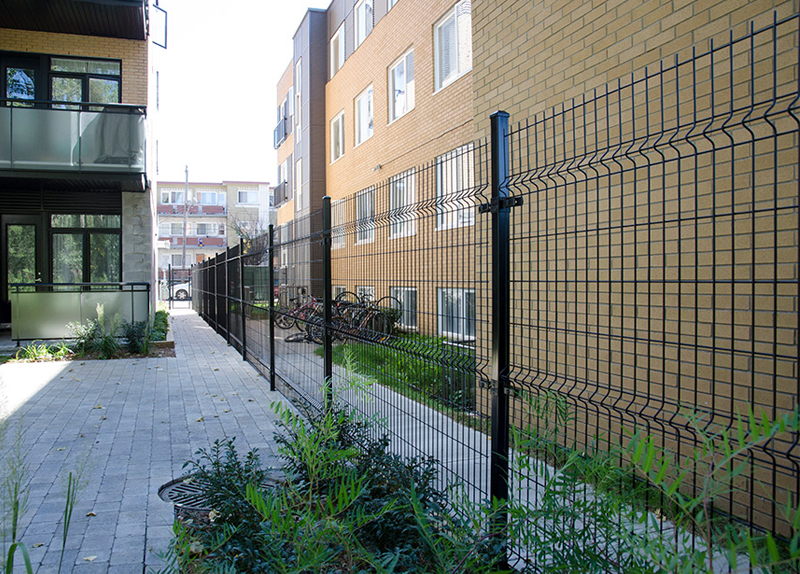 How to choose high-quality zinc steel fence?