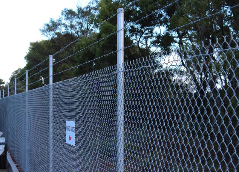 How to construct road zinc steel fence?