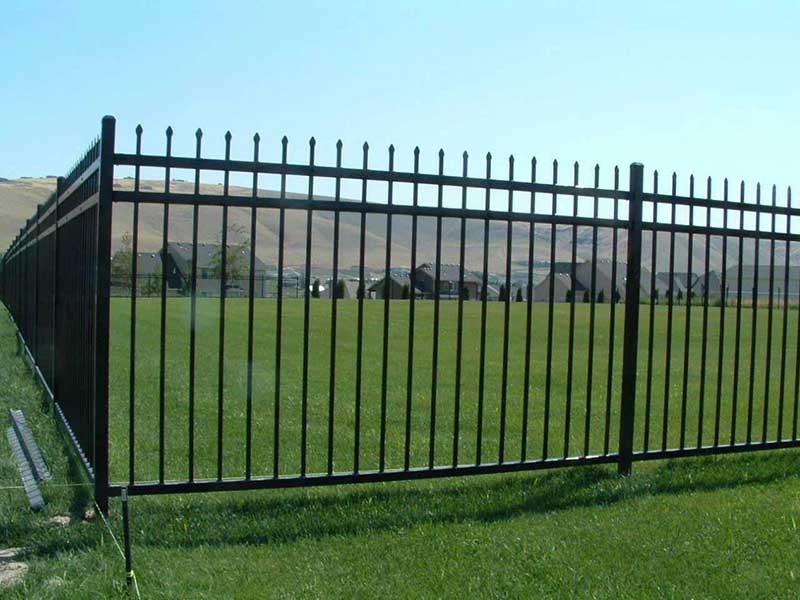 Precautions for maintenance of zinc steel fence