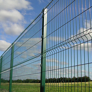 How to extend the service life of the farm fence?