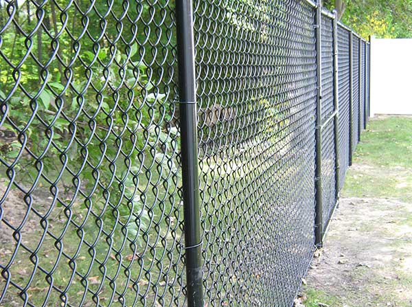 The following are 4 common usages of chain link fence protection