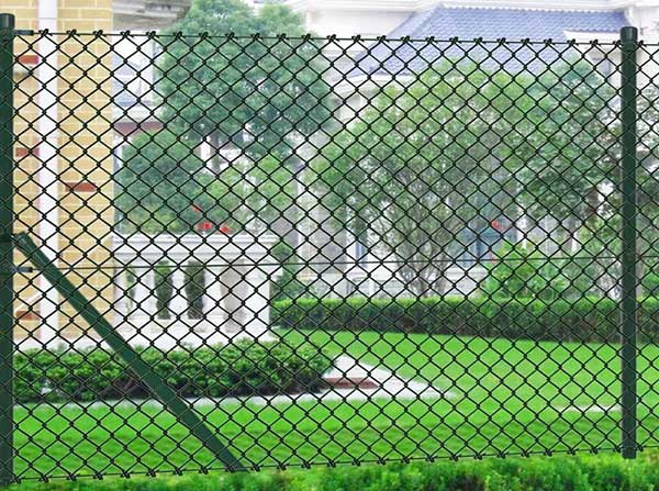 The following are 4 common usages of chain link fence protection