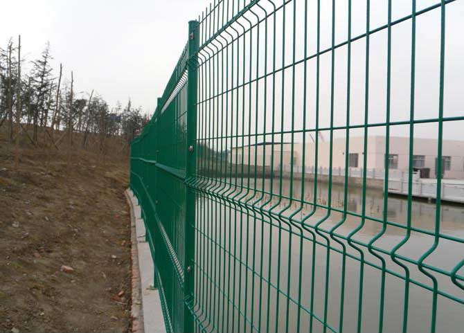 How much is the green barbed wire fence