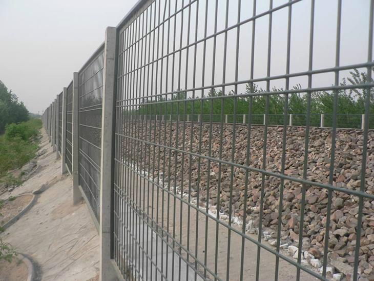 Rail fence nets are taller and stronger than highway fence nets