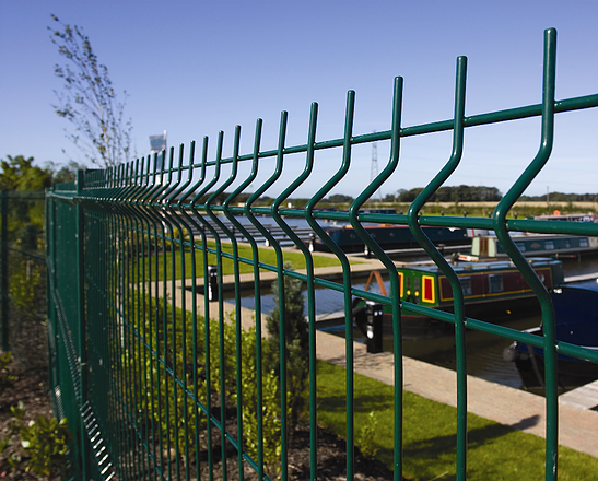 Superiority: give you a few reasons to buy pvc fence