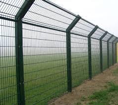 Advantages of metal fencing in a home