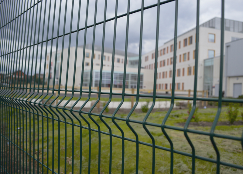 Fences are used for basketball, football and entertainment venues in the community sports and fitness courts