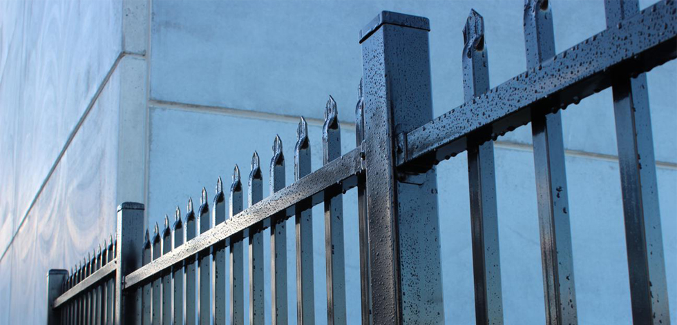 The gate is a scenic line in the courtyard