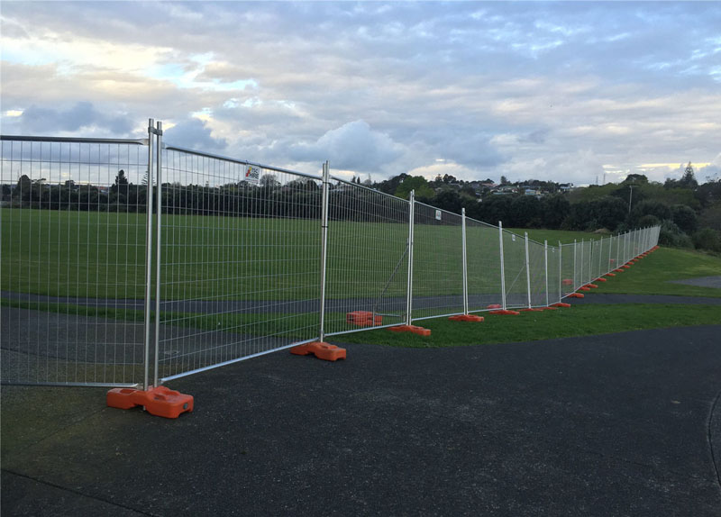 One of the main advantages of temporary fencing is their flexibility. 