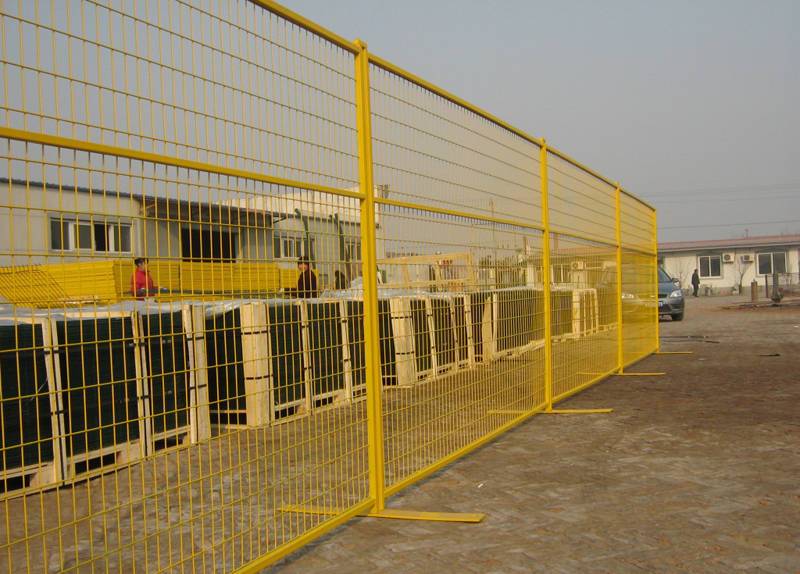 One of the main advantages of temporary fencing is their flexibility. 