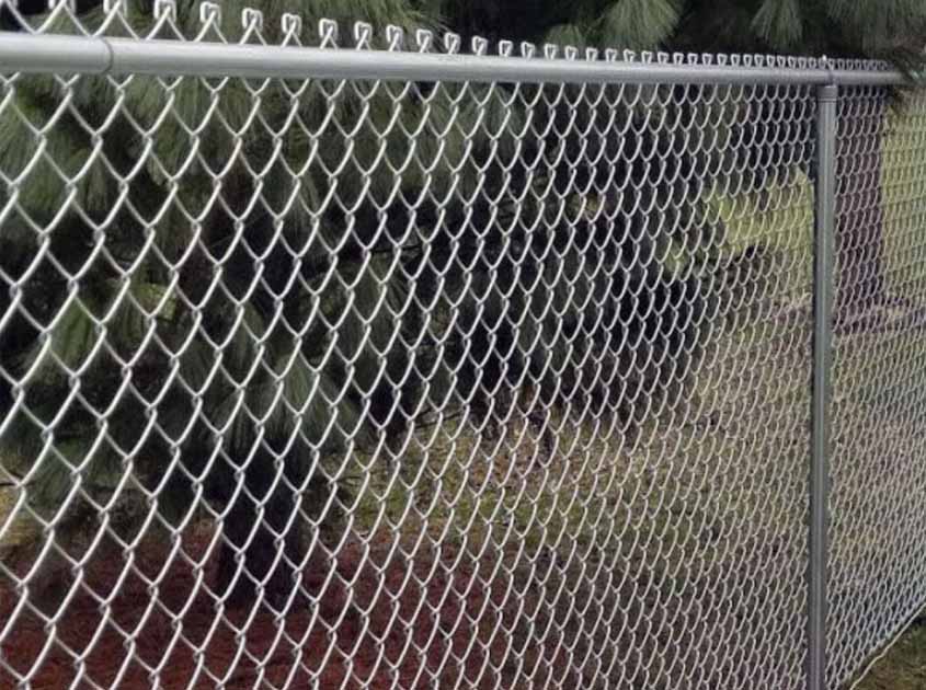 Chain Link Fence: The Combination of Classic and Modern