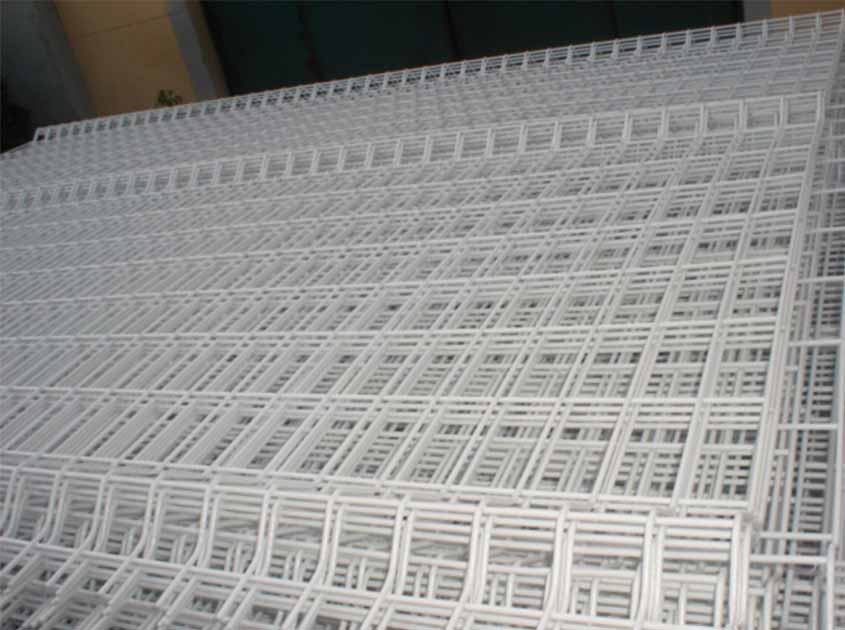 Welded Wire Mesh Fence: Versatile and Durable Security Solution