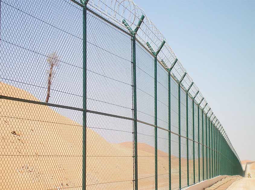 Chain Link Fence: A Classic Choice for Airport Perimeters