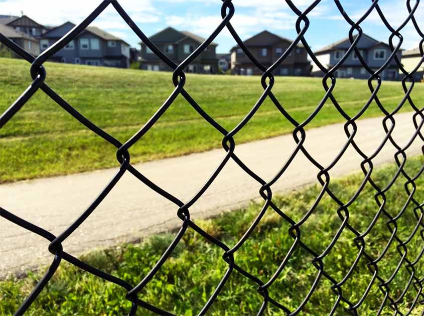 How to Install a chain link fence : A Step-by-Step Guide