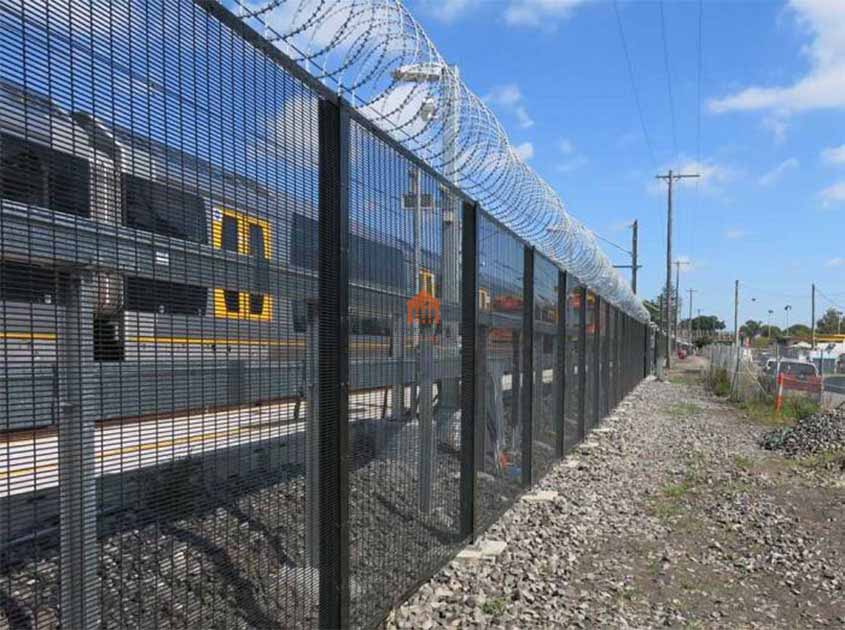 Guardians of the Sky: Unveiling the Secrets of Airport Fence