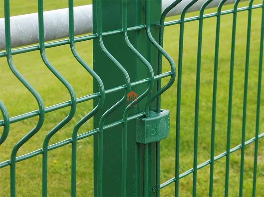 Welded wire mesh fence: From Artful Armor to Industrial Guardian