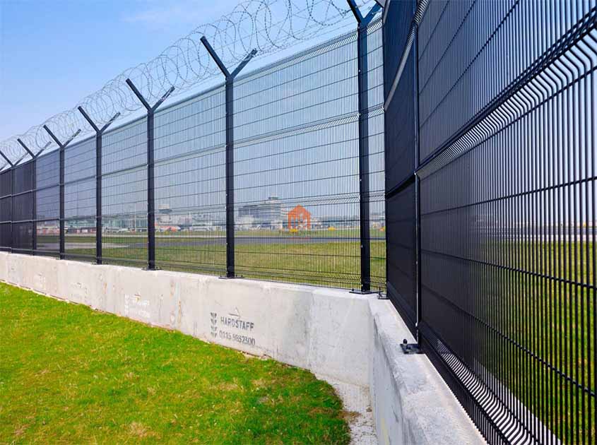 Unbreakable Bonds: The Relationship Between Airport Fence and Safety