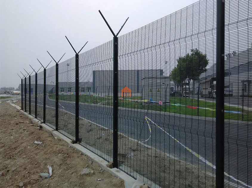 Beyond the Obvious: The Lesser-Known Functions of Airport Fence