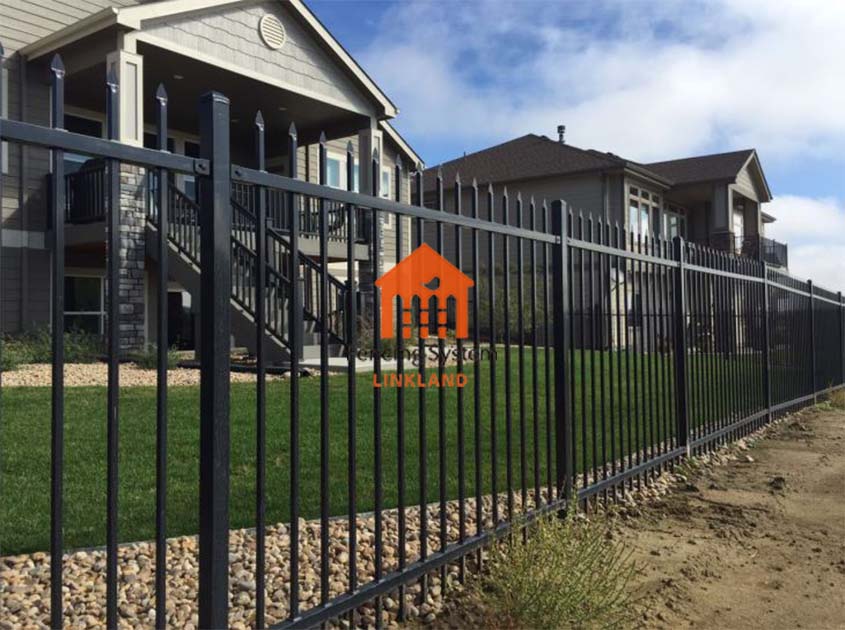 Why is Steel Picket Fence the first choice for commercial buildings