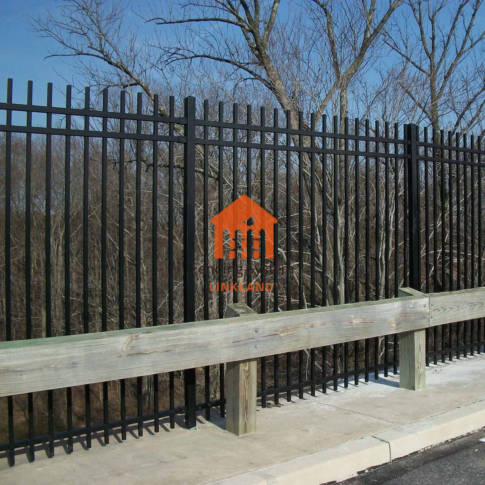 Maintenance and Maintenance of Steel Picket Fence