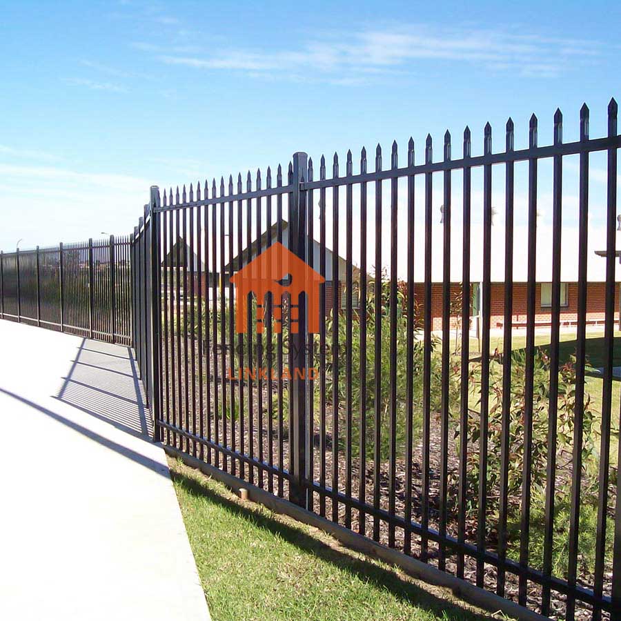 correctly choose the material and accessories of Steel Picket Fence