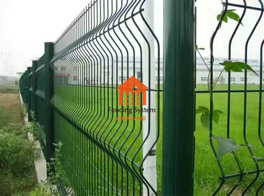 Comparing Traditional Fencing vs. 3D fence Systems: Which Is More Effective