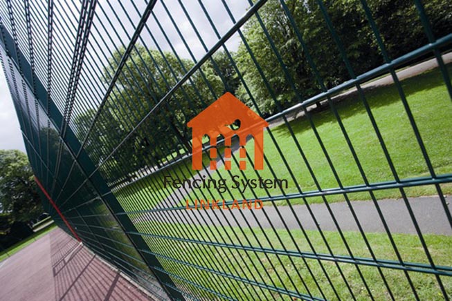 Twin wire fence is safe and reliable