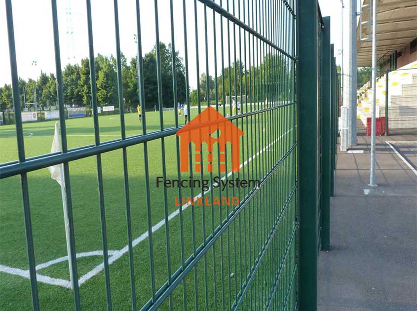 Twin wire fence is safe and reliable