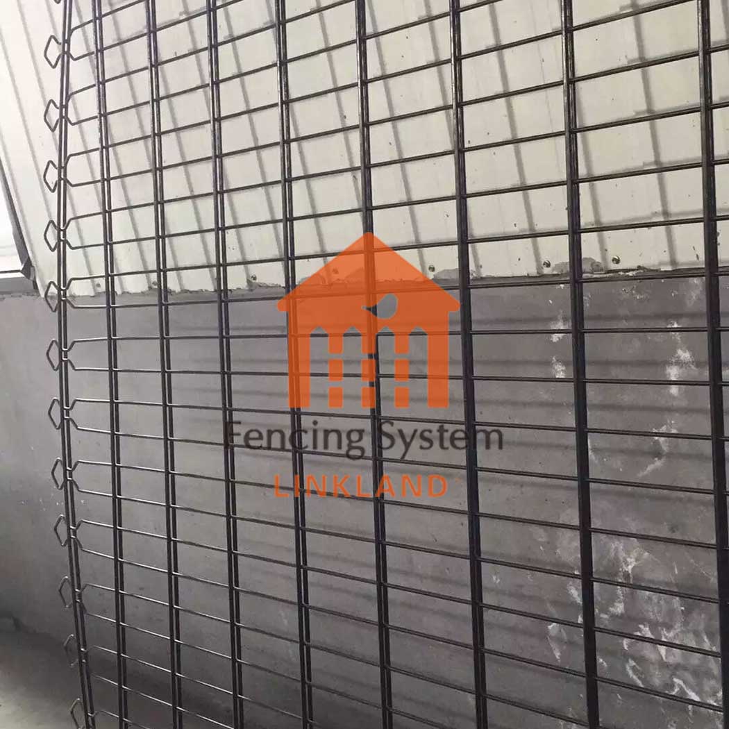 Understanding the Importance of Height and Mesh Size in Double wire mesh fence