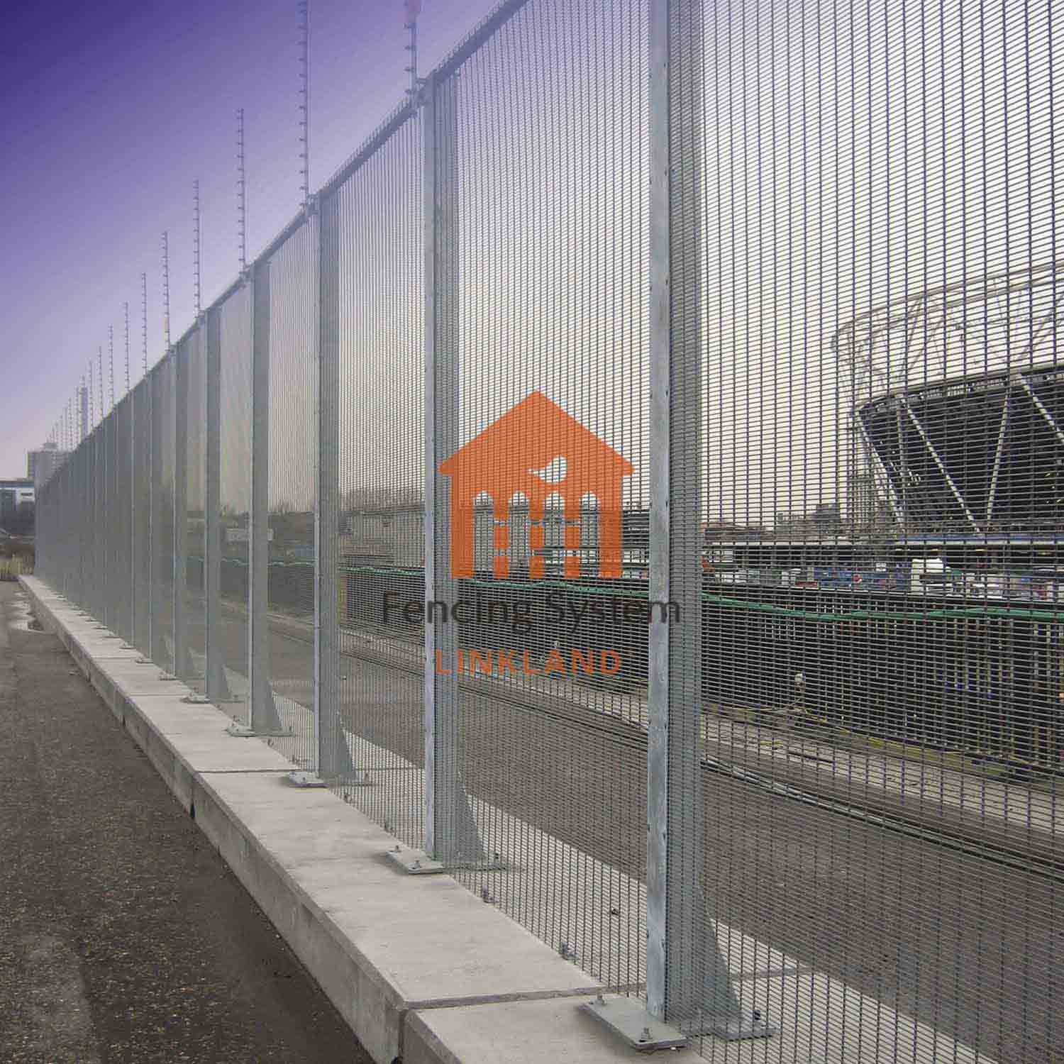 Diamond Mesh Fence: Ensuring Safety and Privacy in Residential Communities