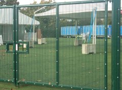 Types of fences that can be used in playgrounds